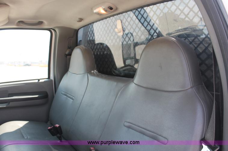 image for item C2797 2006 Ford F350 XL Super Duty service truck