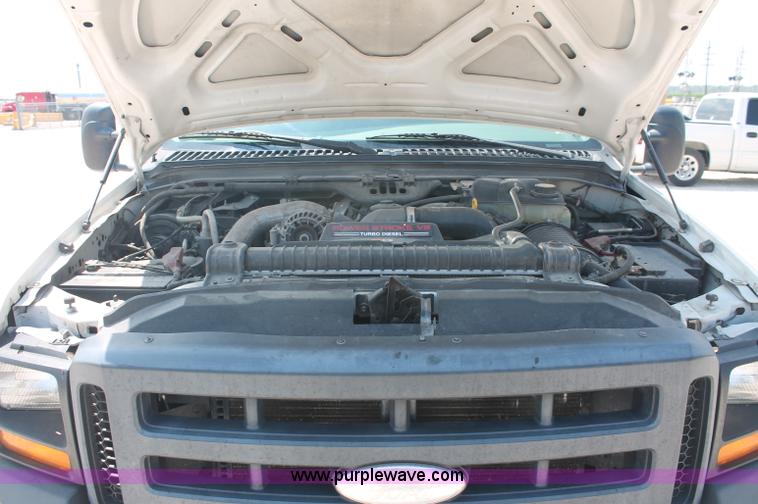 image for item C2797 2006 Ford F350 XL Super Duty service truck