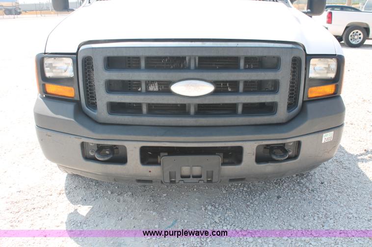 image for item C2797 2006 Ford F350 XL Super Duty service truck