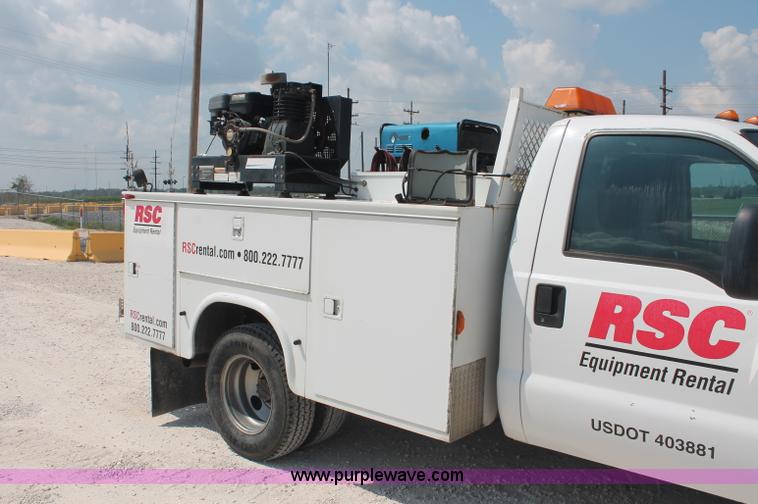 image for item C2797 2006 Ford F350 XL Super Duty service truck