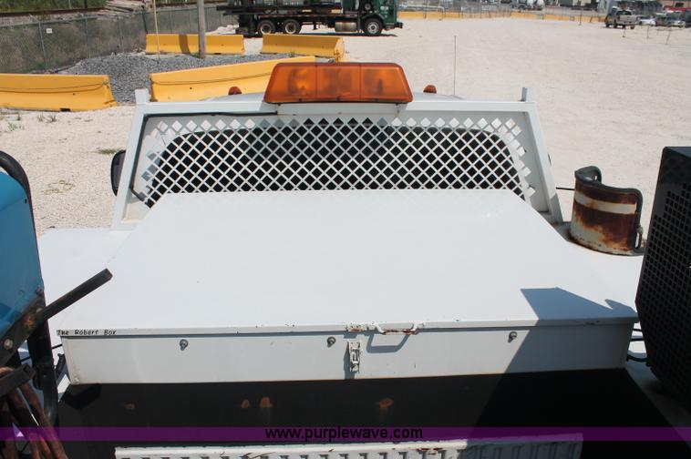 image for item C2797 2006 Ford F350 XL Super Duty service truck