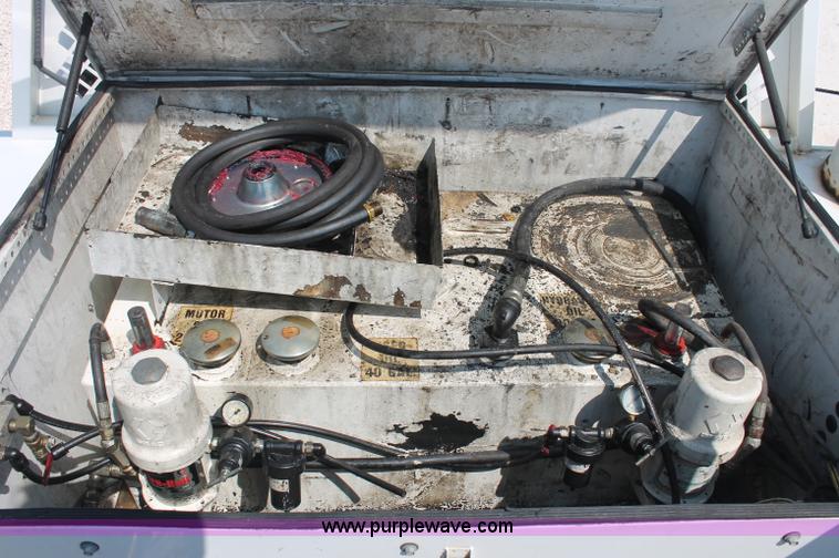 image for item C2797 2006 Ford F350 XL Super Duty service truck