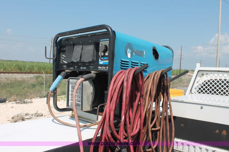 image for item C2797 2006 Ford F350 XL Super Duty service truck