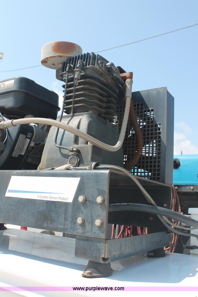 image for item C2797 2006 Ford F350 XL Super Duty service truck