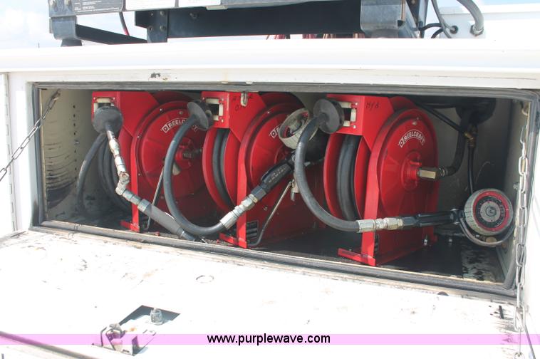 image for item C2797 2006 Ford F350 XL Super Duty service truck