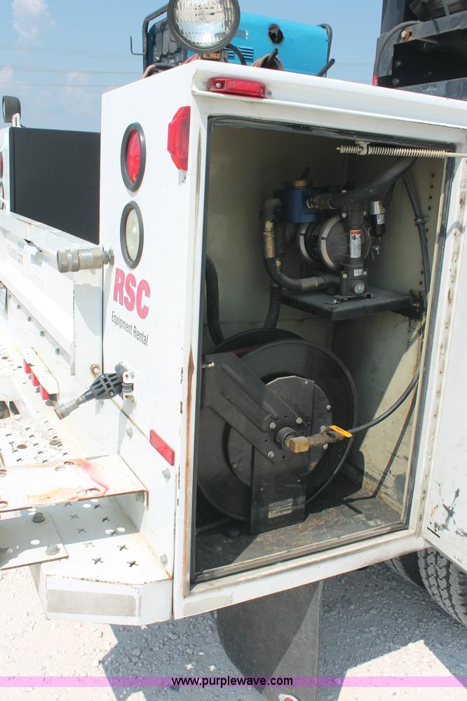 image for item C2797 2006 Ford F350 XL Super Duty service truck