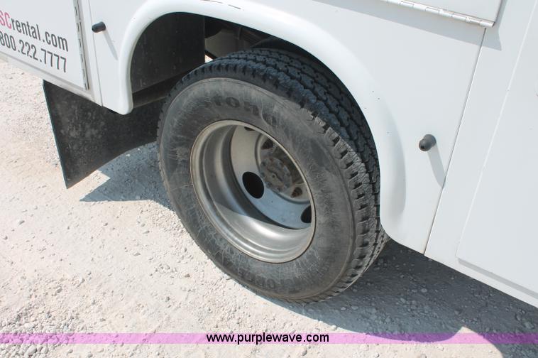 image for item C2797 2006 Ford F350 XL Super Duty service truck