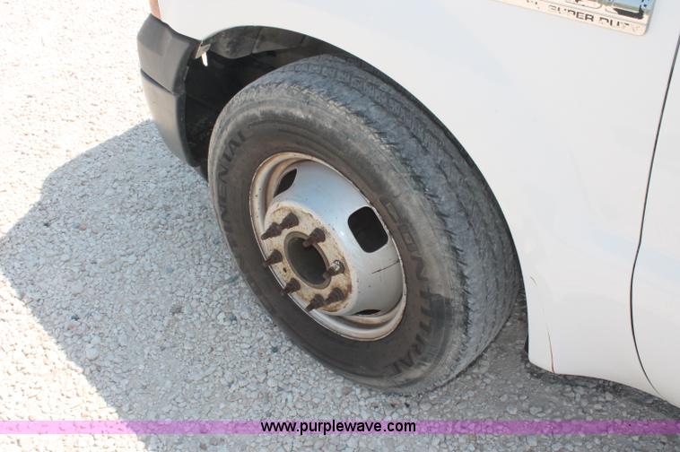 image for item C2797 2006 Ford F350 XL Super Duty service truck