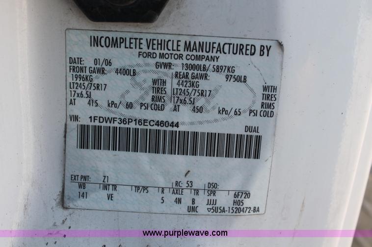 image for item C2797 2006 Ford F350 XL Super Duty service truck