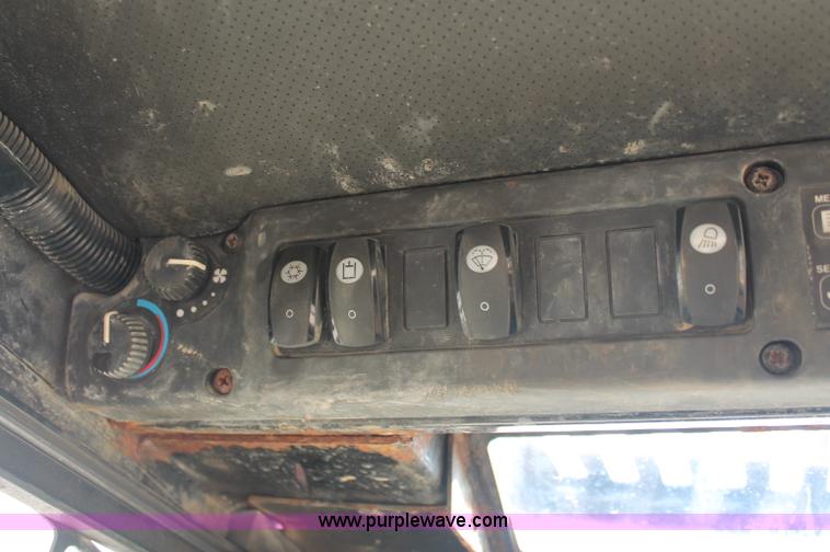 image for item C2798 2006 John Deere 320 skid steer