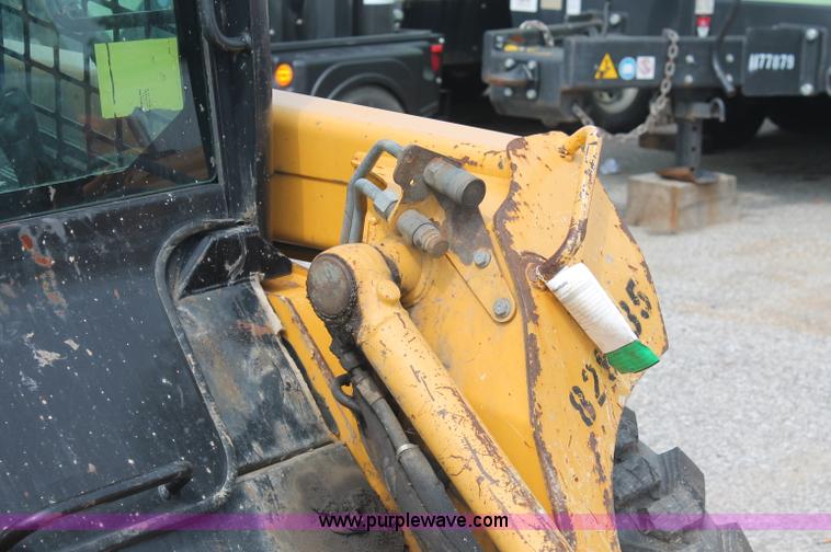 image for item C2798 2006 John Deere 320 skid steer