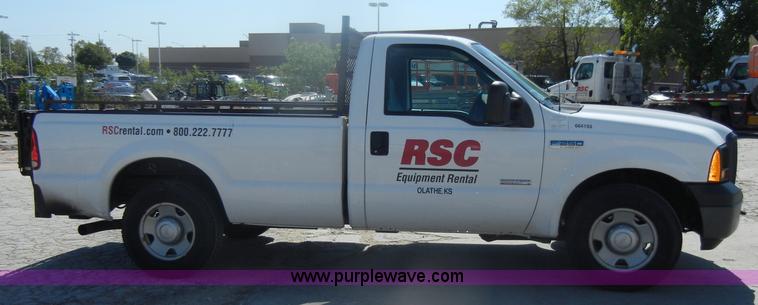 image for item D4627 2007 Ford F250 Super Duty XL pickup truck