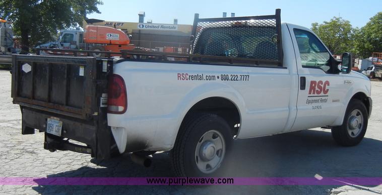 image for item D4627 2007 Ford F250 Super Duty XL pickup truck