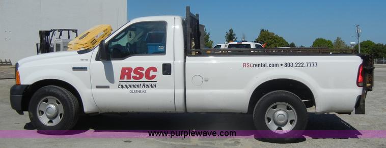 image for item D4627 2007 Ford F250 Super Duty XL pickup truck
