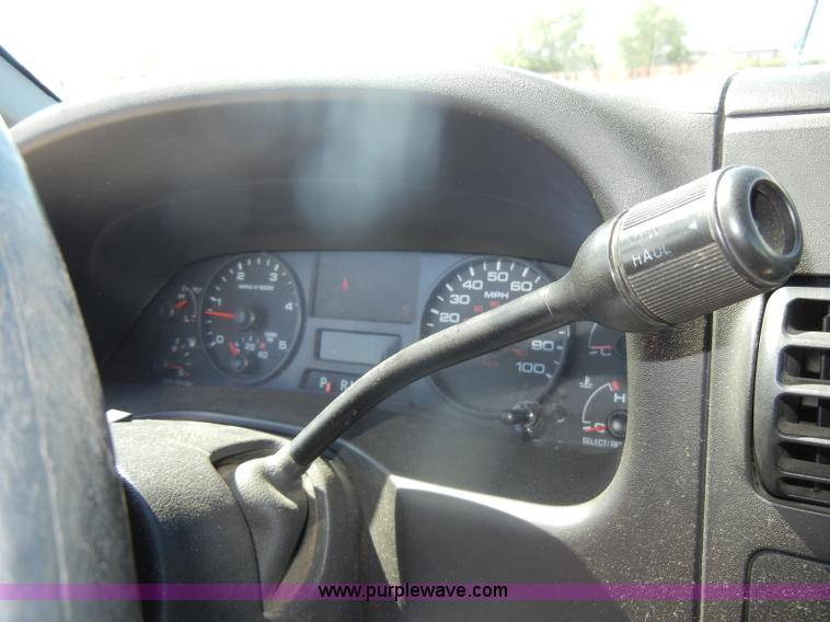 image for item D4627 2007 Ford F250 Super Duty XL pickup truck