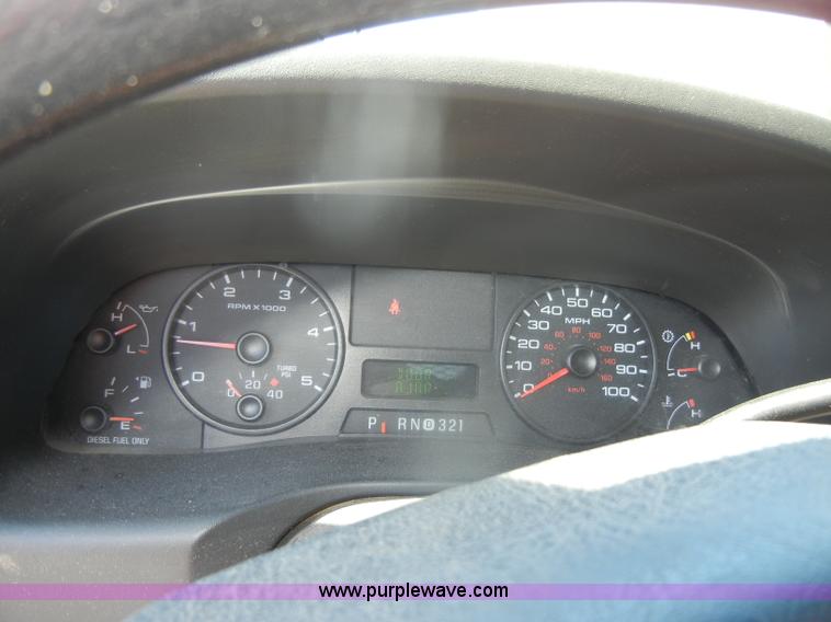 image for item D4627 2007 Ford F250 Super Duty XL pickup truck