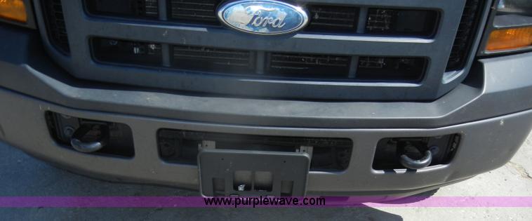 image for item D4627 2007 Ford F250 Super Duty XL pickup truck