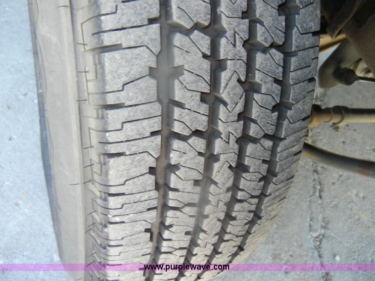 image for item D4627 2007 Ford F250 Super Duty XL pickup truck