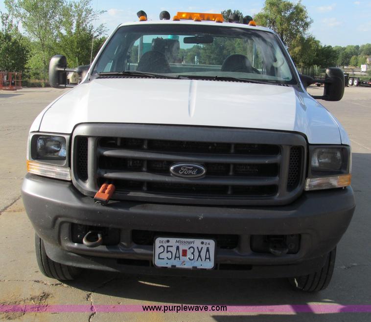 image for item E2066 2004 Ford F550 XL Super Duty service truck