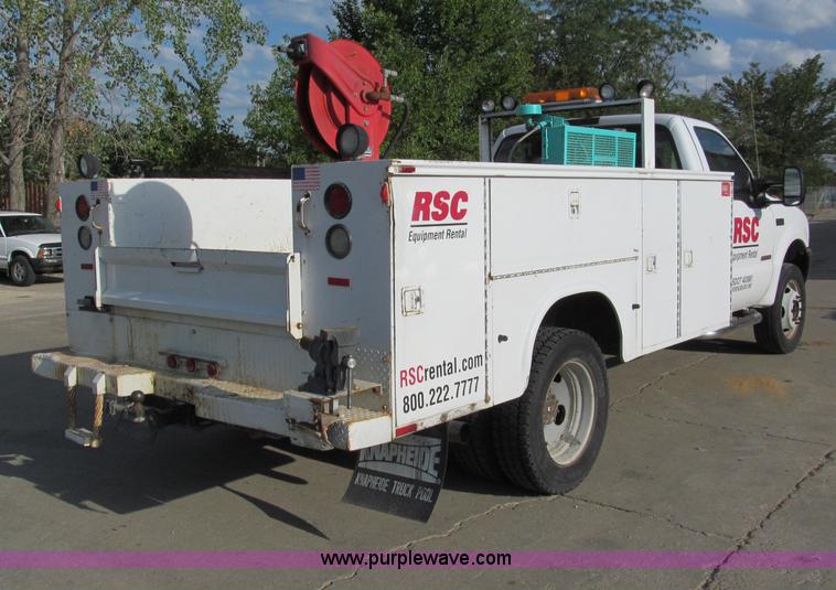 image for item E2066 2004 Ford F550 XL Super Duty service truck