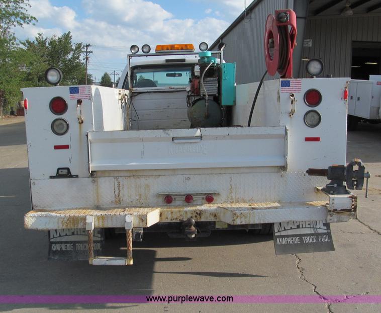 image for item E2066 2004 Ford F550 XL Super Duty service truck