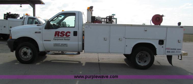 image for item E2066 2004 Ford F550 XL Super Duty service truck