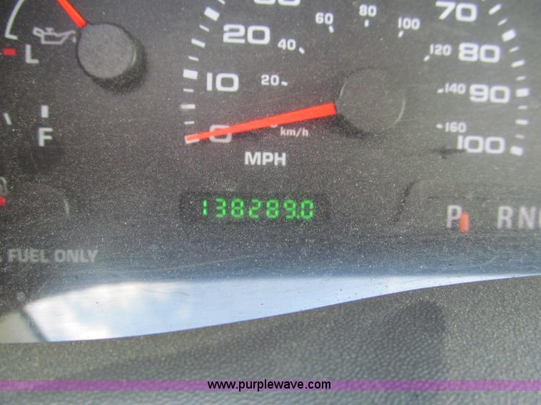 image for item E2066 2004 Ford F550 XL Super Duty service truck