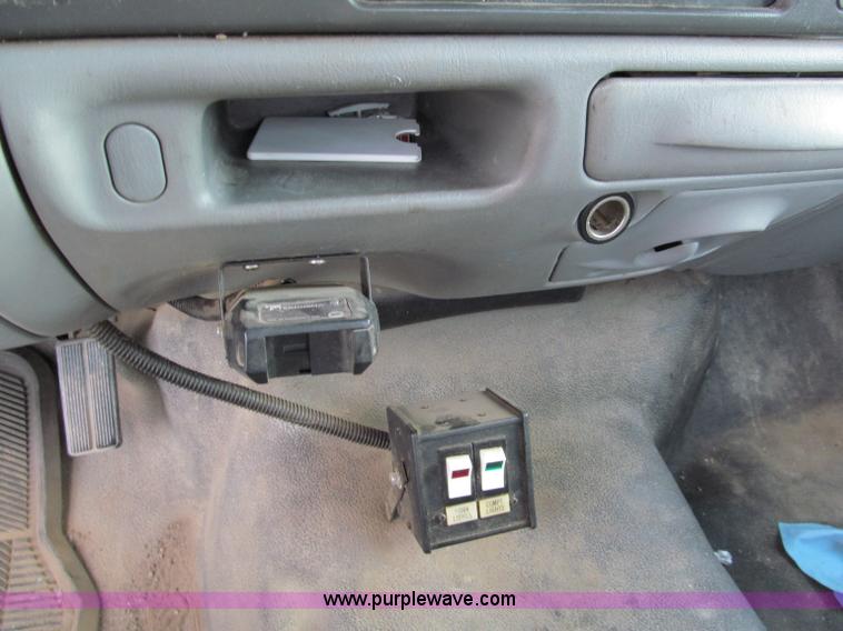 image for item E2066 2004 Ford F550 XL Super Duty service truck