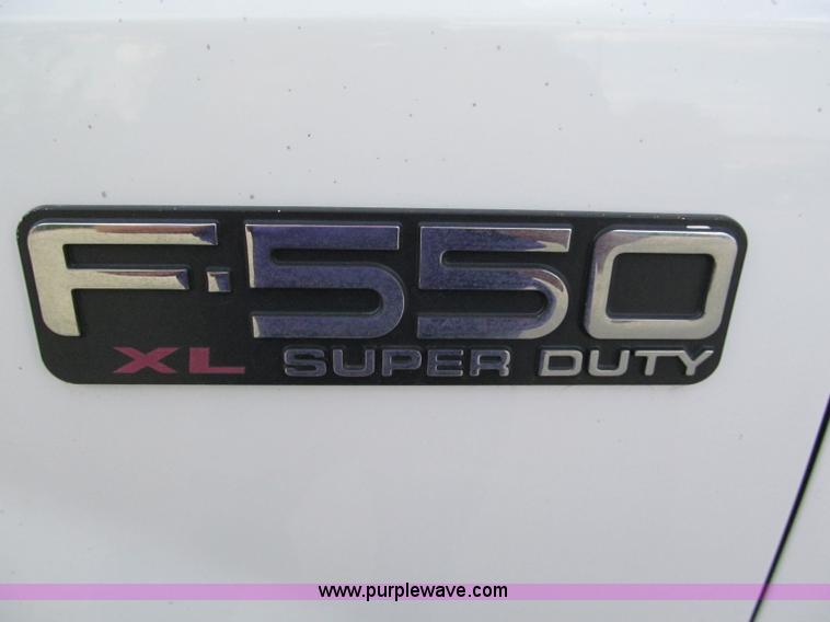 image for item E2066 2004 Ford F550 XL Super Duty service truck