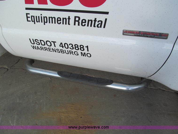 image for item E2066 2004 Ford F550 XL Super Duty service truck