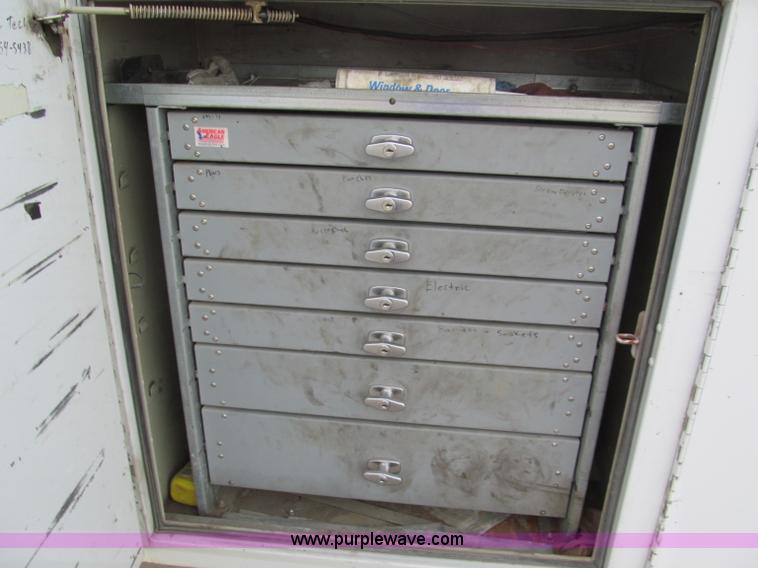 image for item E2066 2004 Ford F550 XL Super Duty service truck