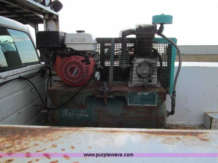 image for item E2066 2004 Ford F550 XL Super Duty service truck