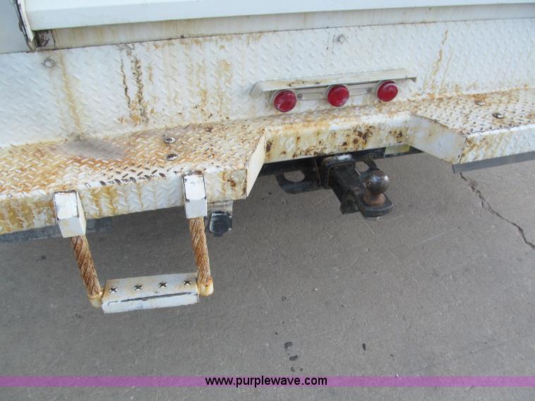 image for item E2066 2004 Ford F550 XL Super Duty service truck