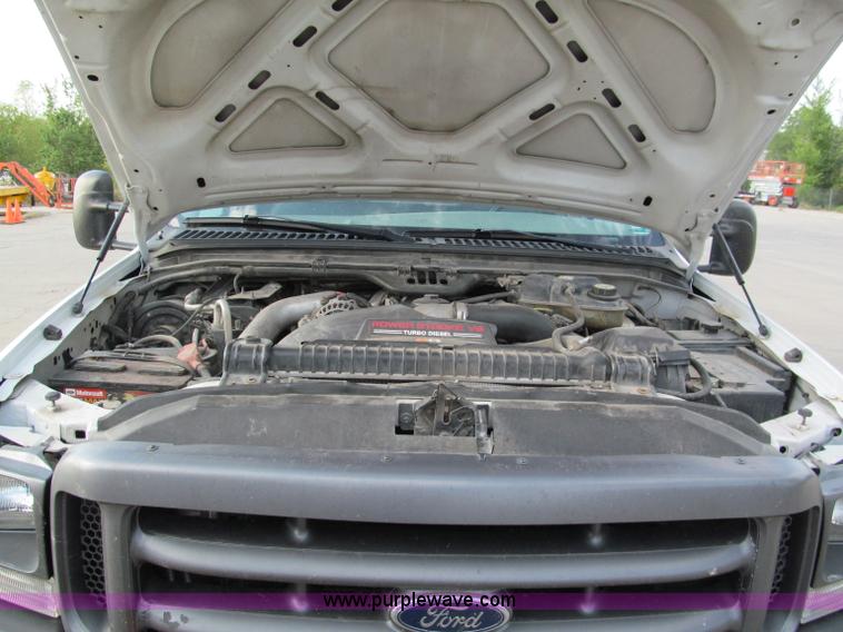 image for item E2066 2004 Ford F550 XL Super Duty service truck