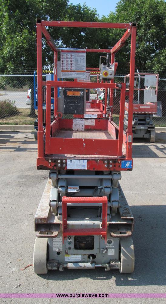 image for item E2084 2006 Skyjack SJ-III 3219 electric scissor lift