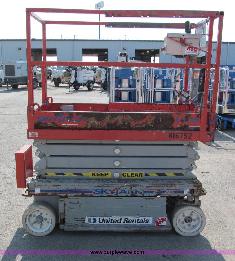 image for item E2084 2006 Skyjack SJ-III 3219 electric scissor lift