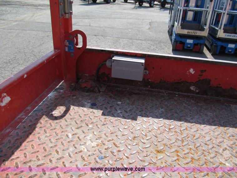 image for item E2084 2006 Skyjack SJ-III 3219 electric scissor lift