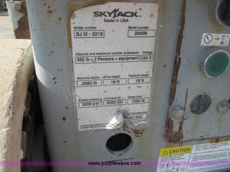 image for item E2084 2006 Skyjack SJ-III 3219 electric scissor lift