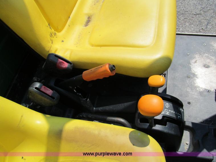 image for item E2091 2008 John Deere Gator HPX utility vehicle
