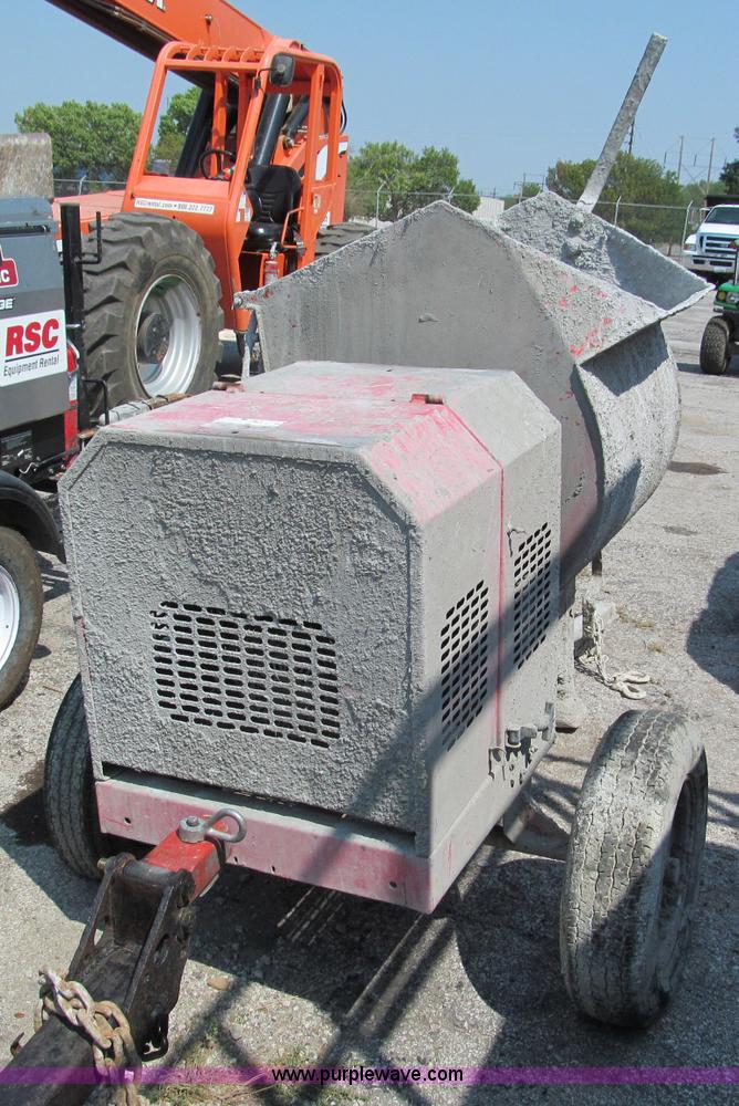 image for item E2092 2009 Multiquip WM90 gas powered towable mortar mixer
