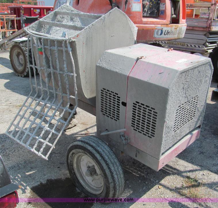 image for item E2092 2009 Multiquip WM90 gas powered towable mortar mixer