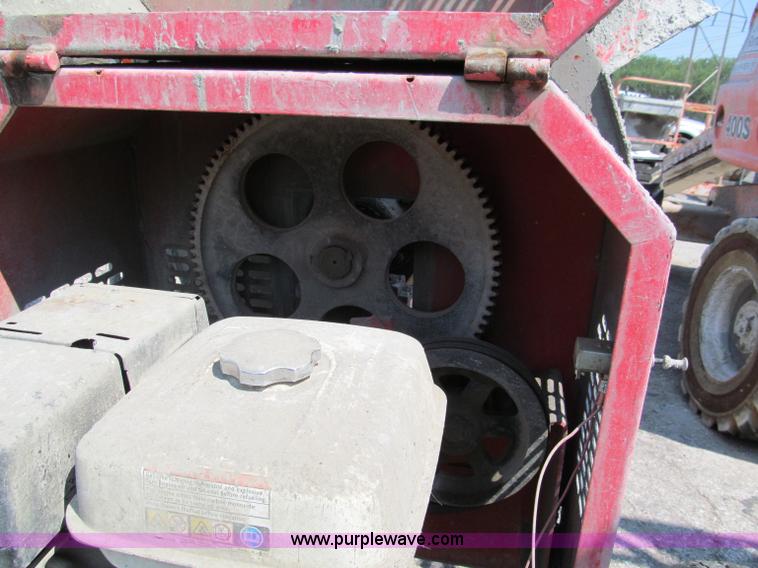 image for item E2092 2009 Multiquip WM90 gas powered towable mortar mixer