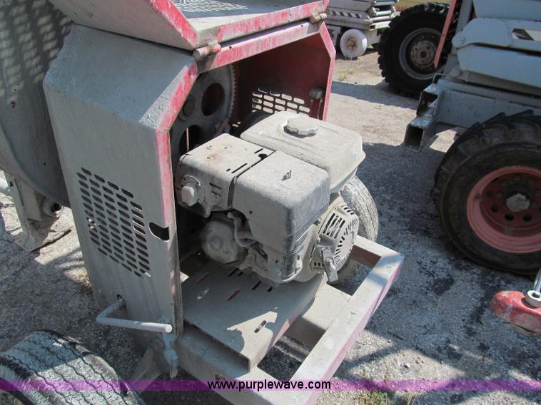 image for item E2092 2009 Multiquip WM90 gas powered towable mortar mixer
