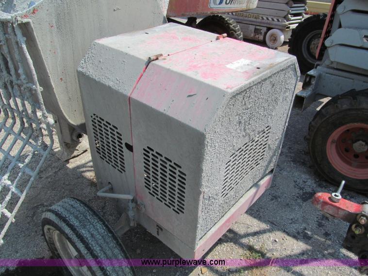 image for item E2092 2009 Multiquip WM90 gas powered towable mortar mixer