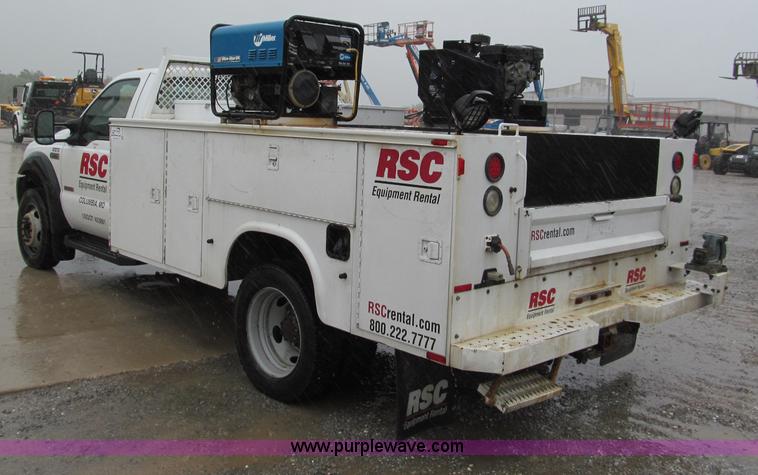 image for item E2106 2006 Ford F550 XL Super Duty service truck