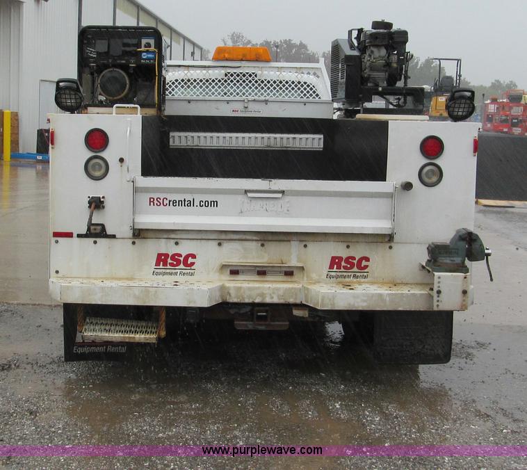 image for item E2106 2006 Ford F550 XL Super Duty service truck