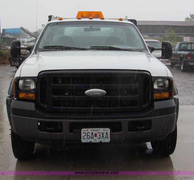 image for item E2106 2006 Ford F550 XL Super Duty service truck