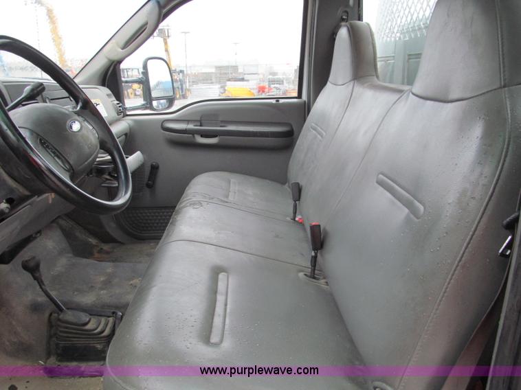 image for item E2106 2006 Ford F550 XL Super Duty service truck