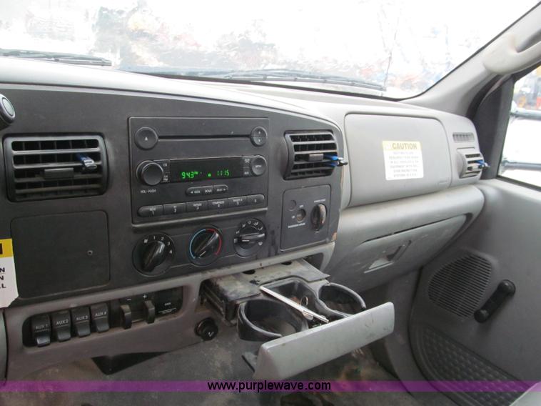 image for item E2106 2006 Ford F550 XL Super Duty service truck