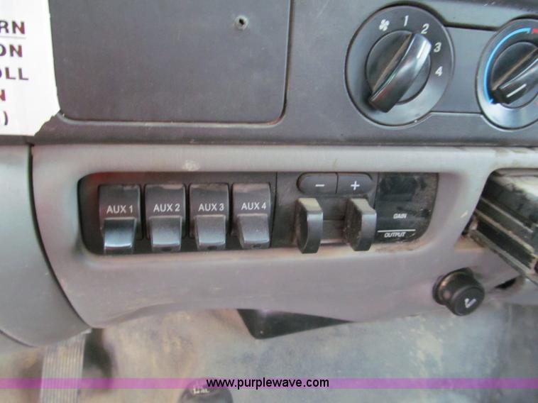 image for item E2106 2006 Ford F550 XL Super Duty service truck